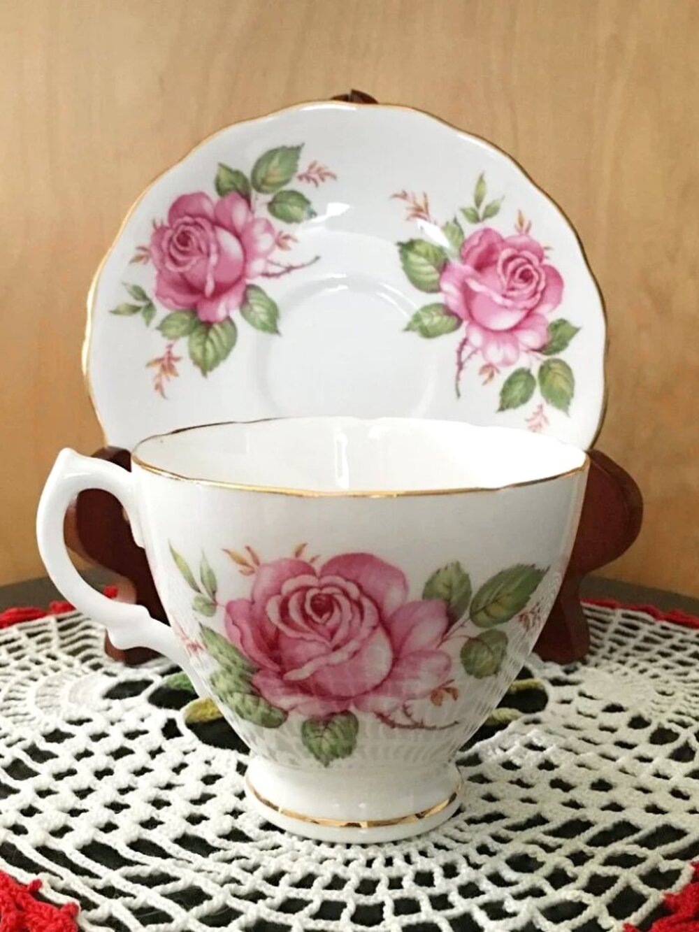 Royal Vale England Bone China Pink Rose Teacup Saucer Gold Trim